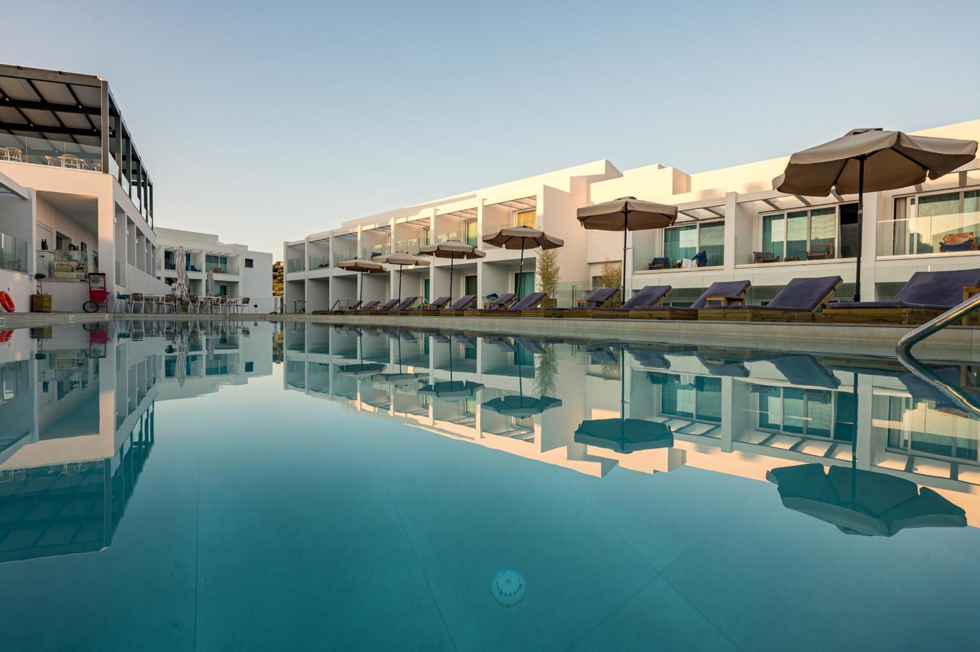 Mirage Bleu Hotel ตรากากิ ภายนอก รูปภาพ