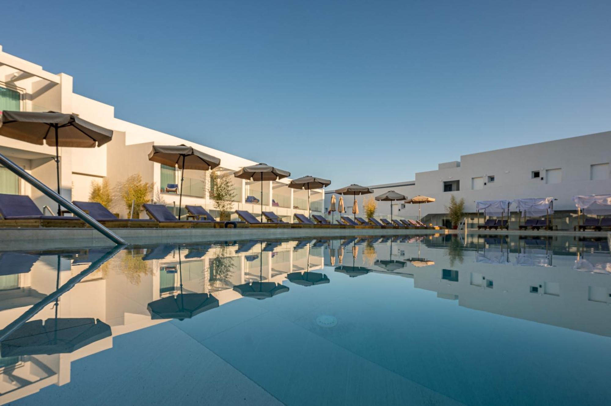 Mirage Bleu Hotel ตรากากิ ภายนอก รูปภาพ