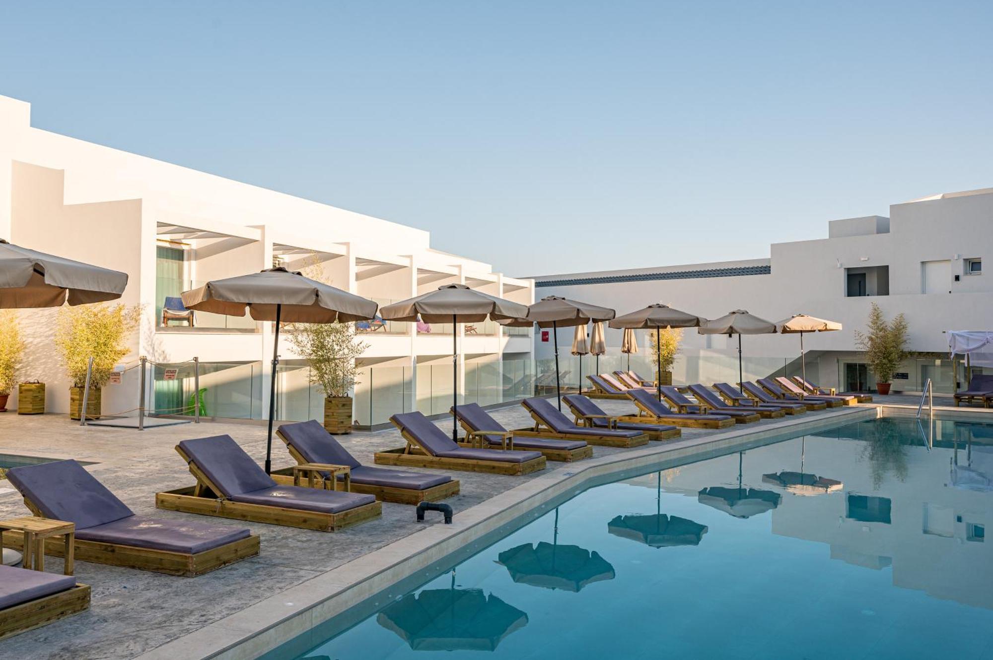 Mirage Bleu Hotel ตรากากิ ภายนอก รูปภาพ