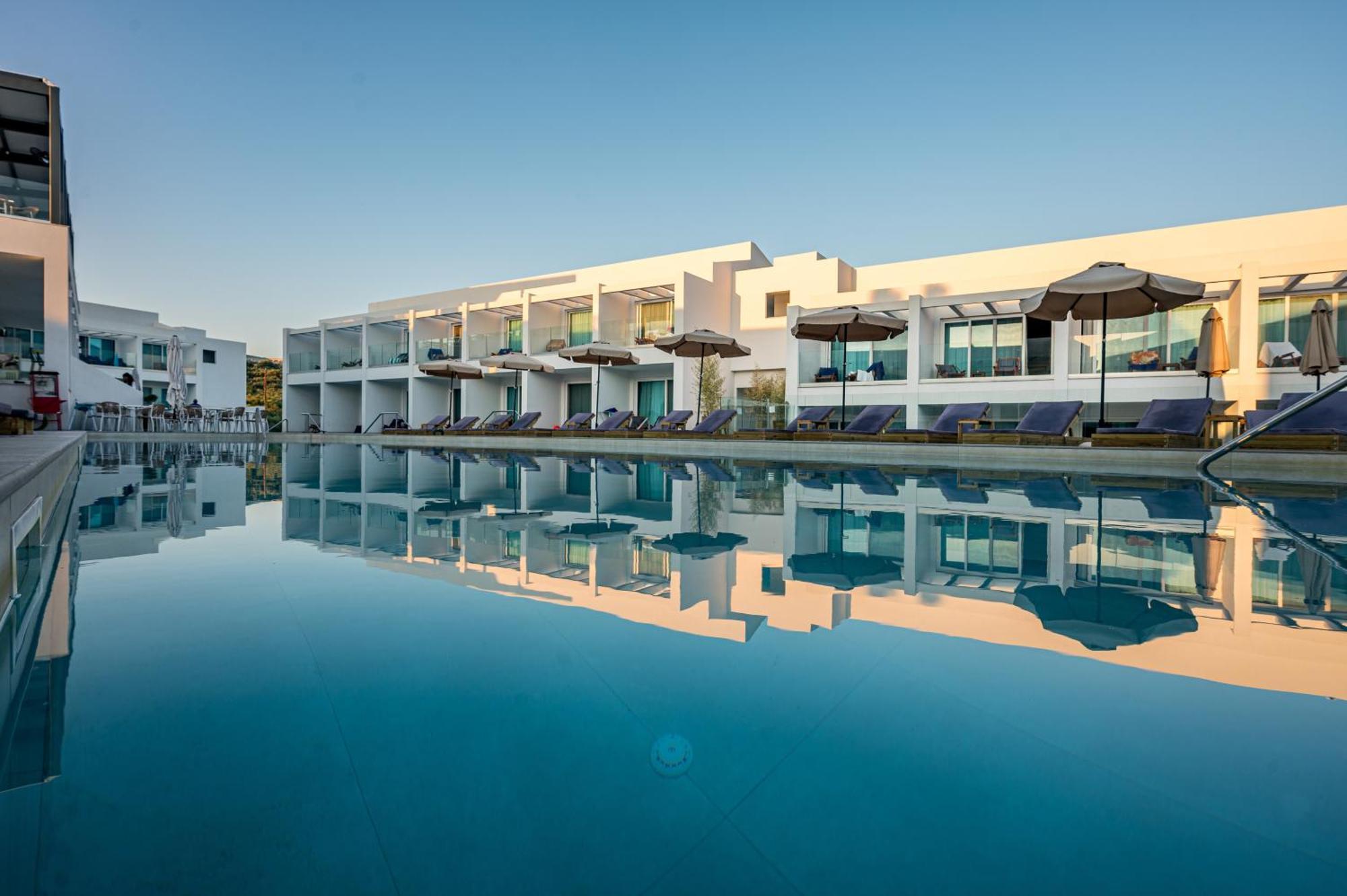 Mirage Bleu Hotel ตรากากิ ภายนอก รูปภาพ