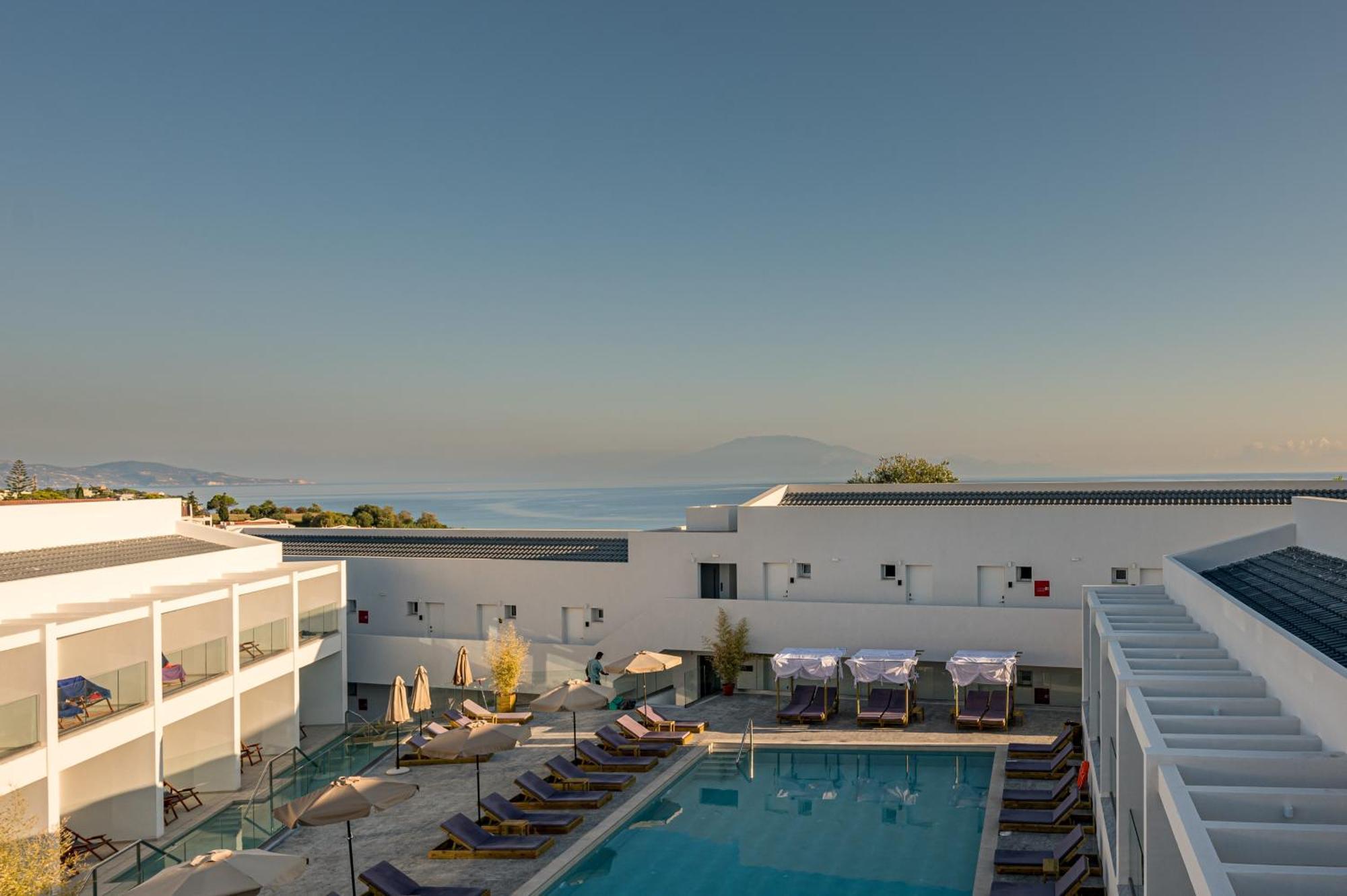 Mirage Bleu Hotel ตรากากิ ภายนอก รูปภาพ