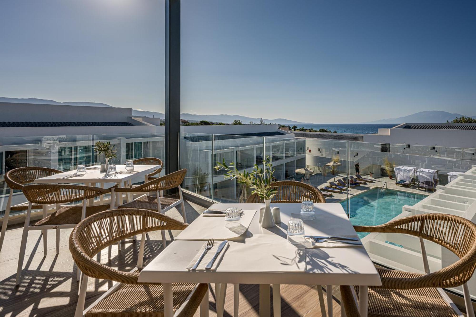 Mirage Bleu Hotel ตรากากิ ภายนอก รูปภาพ