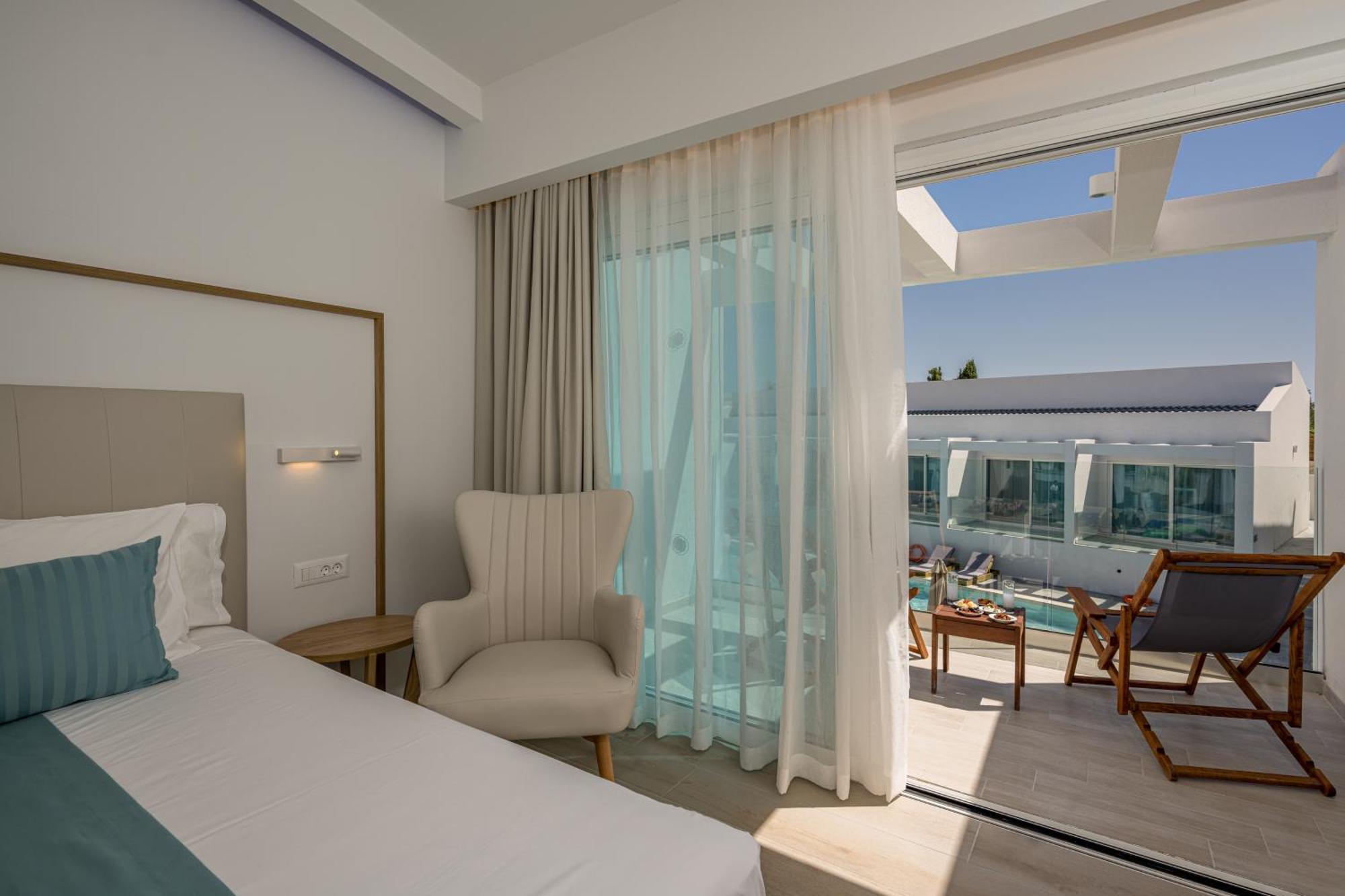 Mirage Bleu Hotel ตรากากิ ภายนอก รูปภาพ
