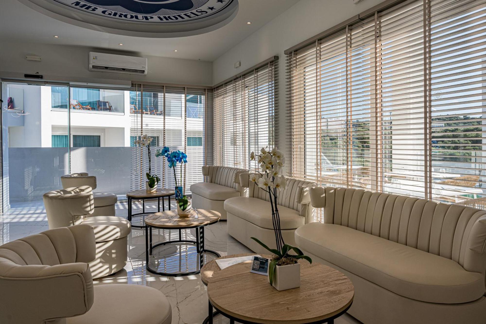 Mirage Bleu Hotel ตรากากิ ภายนอก รูปภาพ