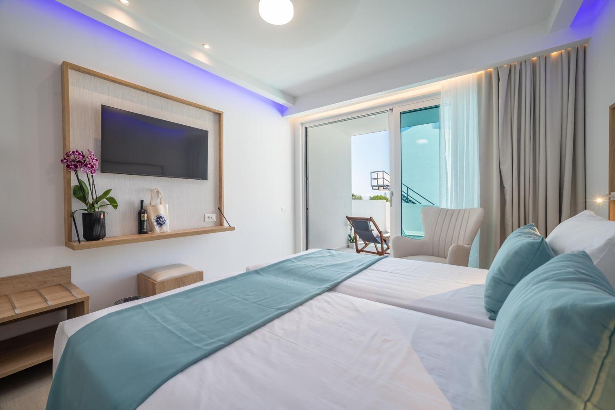 Mirage Bleu Hotel ตรากากิ ภายนอก รูปภาพ